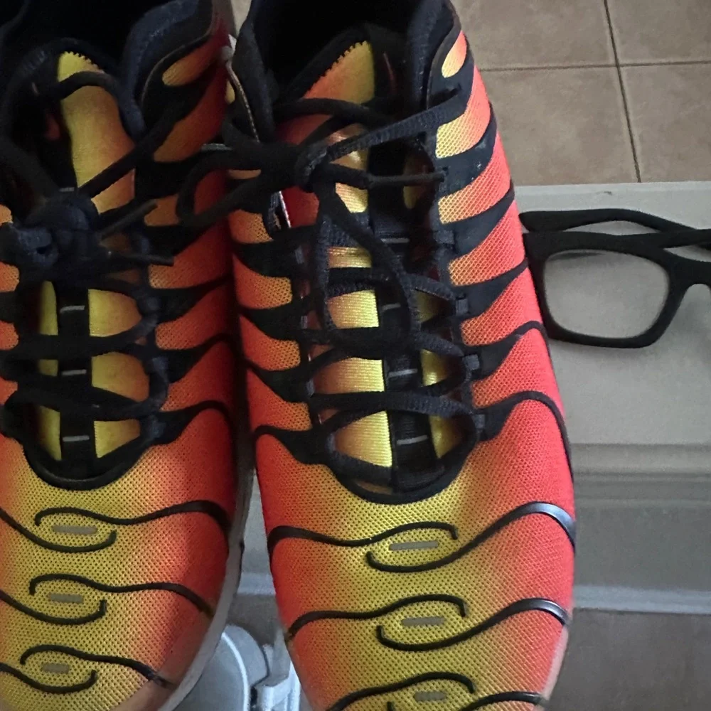Nike Air Max Plus TN Ultra Red-Orange Gradient with Black - Picture 1 of 4